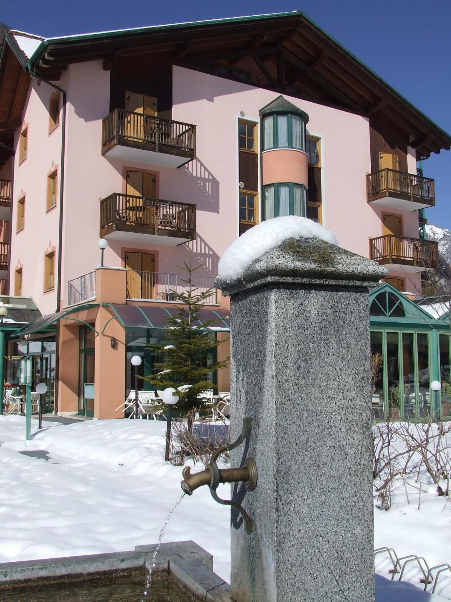 Club Hotel Tenno Exterior foto